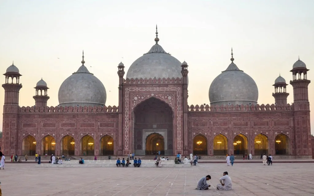 Badshahi Mosque — photo 4